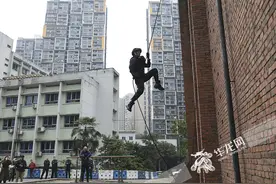 组图 ｜ 巾帼“警”色绽芳华 女子特警大比武燃情上演图片