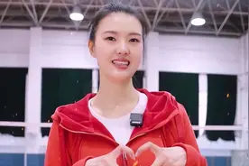 女排3消息：张常宁妇女节送祝福，丁霞任政协委员，蔡斌集训图片