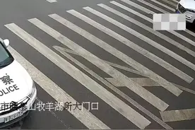 别哭，警察叔叔在！民警抱头部受伤女孩狂奔送医图片