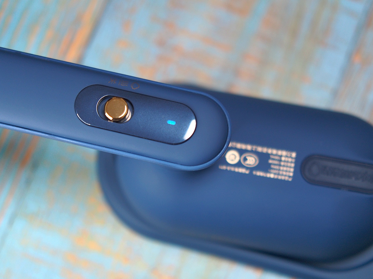 减轻衣物烫熨的工作量 你需要一台好用的电熨斗