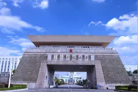 600分学霸考入军校，入学5天惨遭“退学”，家长：脸都被你丢光了图片