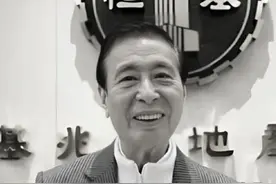 太巧了！神婆20天前预言成真，李兆基去世原因曝光，李嘉诚被骂惨图片