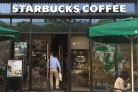 主播围攻星巴克图片