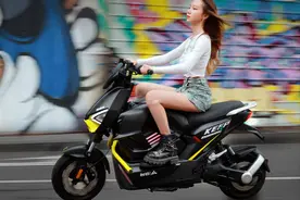 为什么现在电动车都取消后视镜？是厂商为了省钱？行内人说出实话图片