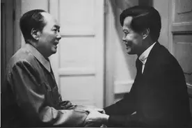 1970年代，杨振宁受到周总理和毛主席的亲切接待，他们会聊些什么图片