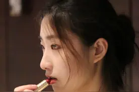 花滑女神陈虹伊淡妆亮相，气质清冷，颜值清纯，比浓妆漂亮太多图片