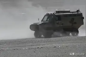 国产山猫告别“敞篷”？全封闭车型亮相，8轮底盘防弹钢能扛机枪图片