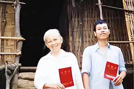 1992年，24岁广西小伙迎娶71岁白发新娘，称下辈子还要和她做夫妻图片