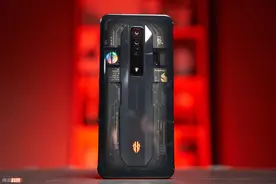 性能强劲颜值又能打，红魔7游戏手机上手图片