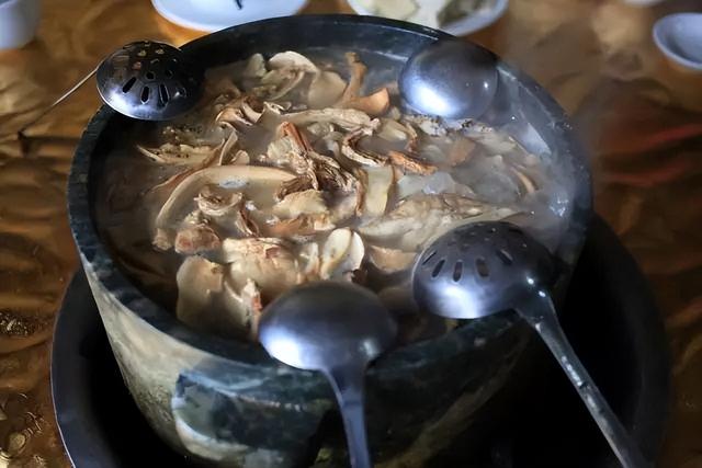 陶渊明的“采菊东篱下，悠然见南山”，说的就是这里吧！