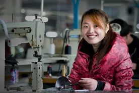 我爱上一个农村女孩，她怀了我的孩子，没想到我爸妈竟这样！图片
