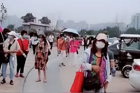 谢律自曝惊雷，杜新枝现场失控被赶出庭审，许妈感动落泪图片