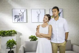 结婚2年，才知老婆是“石女”，老公震惊：夫妻生活还能有吗？图片