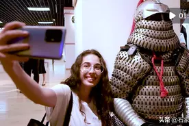 河北石家庄：外国学生体验非遗 品味中国传统文化图片