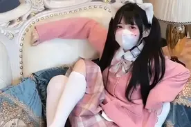 网红蔡萝莉健身房减肥，底裤外穿、被男教练摸腰，网友：注意安全图片