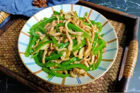 炒猪肉时，瘦肉发柴嚼不动，教你3个诀窍，软嫩如豆腐，入口即化图片