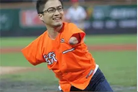 乙武洋匡：天生无四肢，结婚15年出轨50人，离婚后谈20岁混血美女图片