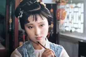 87版《红楼梦》邢岫烟，零差评的角色，扮演者李伊气质很像林黛玉图片