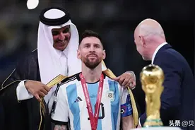 心疼C罗！又遭暴击？梅西官宣被调侃：再踢1届世界杯，破欧冠纪录图片