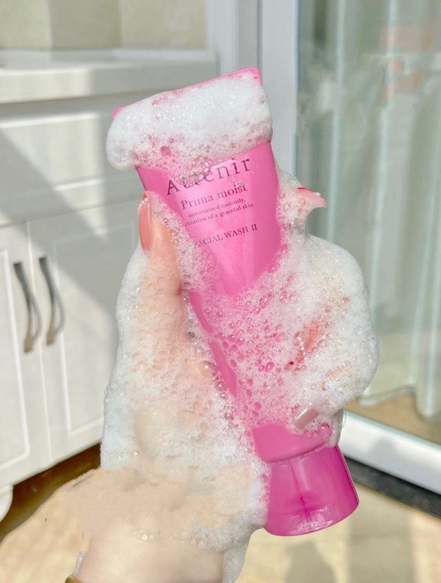 洗面奶不是越“贵”越好，这4款平价洗面奶，温和清洁不伤肤