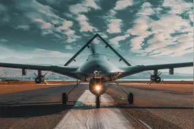 生产计划已排至三年后，土耳其军工的荣耀，TB-2无人机“翻红”史图片