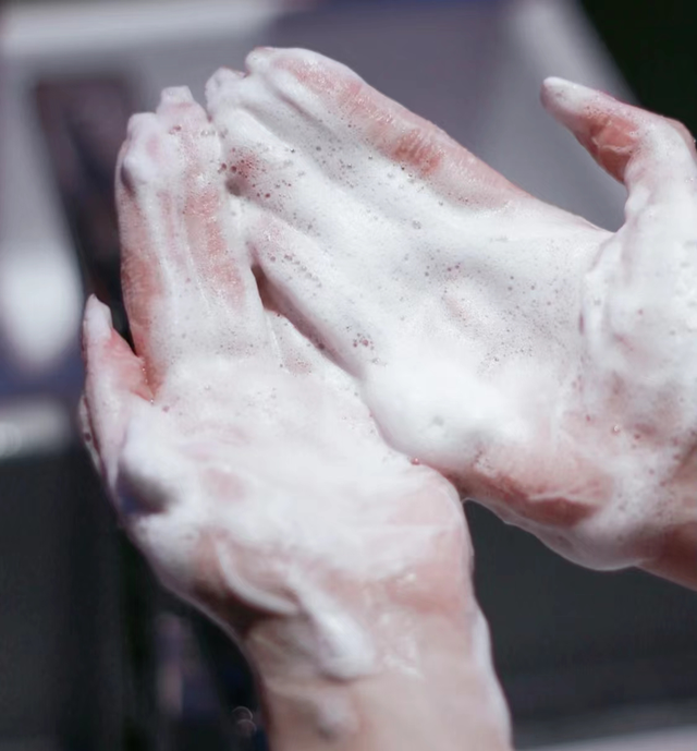 30、40岁的女人想要抗衰老，别着急用“视黄醇”，这样做更有效