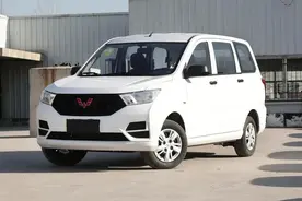 微型面包车：五菱宏光，7月份销量破万，可当货车用图片