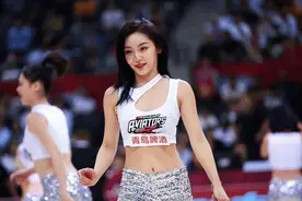 CBA篮球宝贝颜值天花板？CBA最美篮球宝贝？黄逸辉宋小粤谁是最爱图片