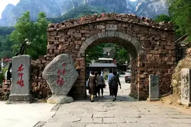 “绝壁长廊”郭亮村，当地人直言：都说不宰客了，你们咋还不来？图片