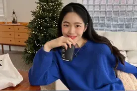 皮肤偏黑、偏黄的女人，建议多穿这4种“高级色”，显白显气质图片