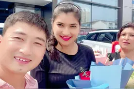 佳音嫁中国四年，喜提第一辆新车！巴铁妈妈带好运，小王励志男儿图片