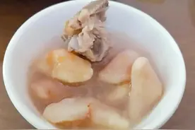 夏天吃莲藕外，不忘多炖一碗菱角汤喝，老年人常吃有益，保护脾胃图片