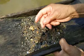 黄河“撸铁棒”再现，月入上万曾被明令禁止，它到底有啥危害？图片