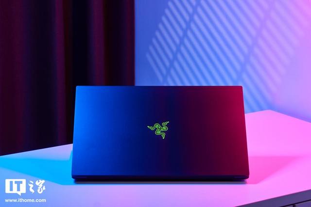 雷蛇灵刃 17 专业版评测：最强移动端 GPU，DLSS 畅玩 2K 光追