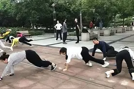 爬行锻炼有什么用？图片