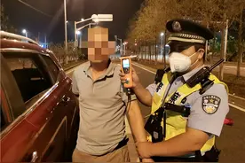 金山一男子深夜酒驾接生病妻子下班被警方查获图片