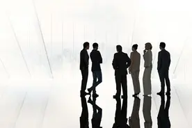 提振企业家信心，挖历史旧账之风不可长 |《财经》社评图片