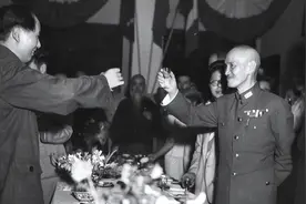 毛泽东与蒋介石在重庆谈判上鲜为人知的斗智斗勇图片