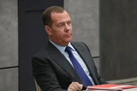 全球对抗加剧，有两个解决办法，一个是相互妥协，一个是一起赴死图片