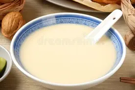 打豆浆，黄豆泡好不能直接打，多加1步，细腻丝滑，没渣子没腥味图片