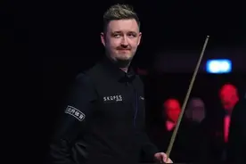 交手6胜9负！巡回锦标赛冲击决赛遇阻！丁俊晖难胜凯伦威尔逊！图片