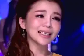 央视一姐朱迅的消失，是整个主持界的悲哀和损失图片