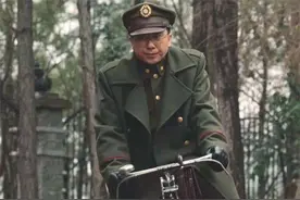 郭汝瑰长期卧底国军高层，贡献极大，为何建国后却没有得到重用？图片