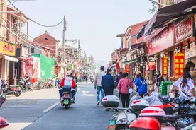 泉州这条街道不过千米，拥有三十多处古迹，近年成为网红打卡地图片