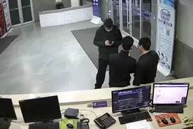 民警2小时打数千字劝醒语言障碍男子图片