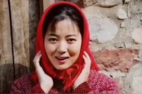 王茜华：为演戏流产、打200多针美容针，45岁高龄生子，现状如何图片