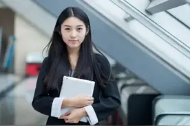 上海各行业真实收入表走红，财务岗或成垫底，IT位列榜首不意外图片