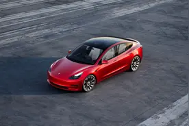 2022 年特斯拉 Model 3 评测图片