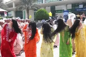 阿联酋女人的“疯狂”行为图片