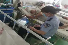 上门办证“小服务” 提升群众“温暖度”图片